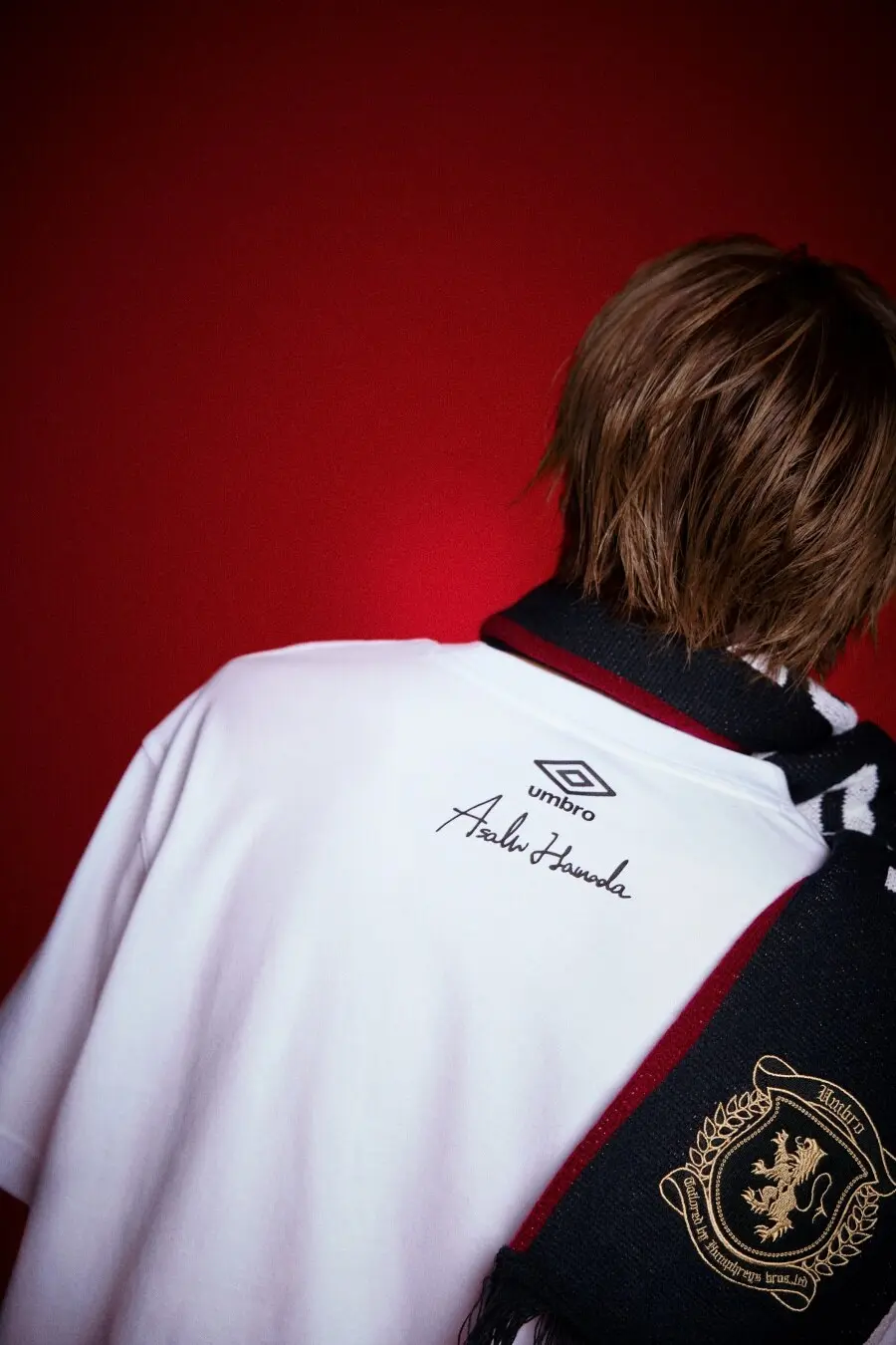公式 UMBRO Umbro x Asahi Hamada ハンドドローイングロゴ半袖Tシャツグレー UR221ORS44