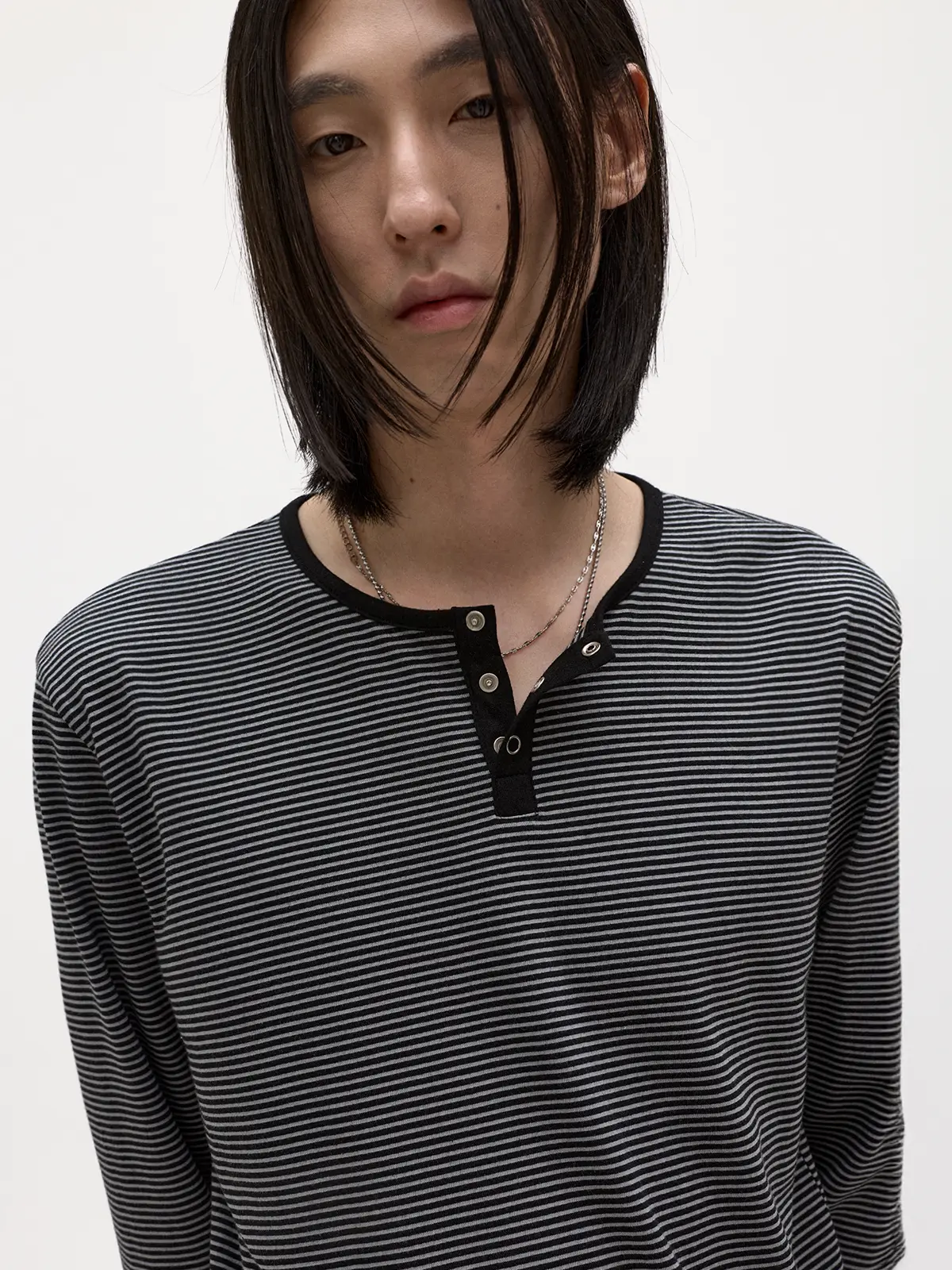 MUSINSA | LMOOD Claude Stripe Henley Neck Long Sleeve Charcoal Black