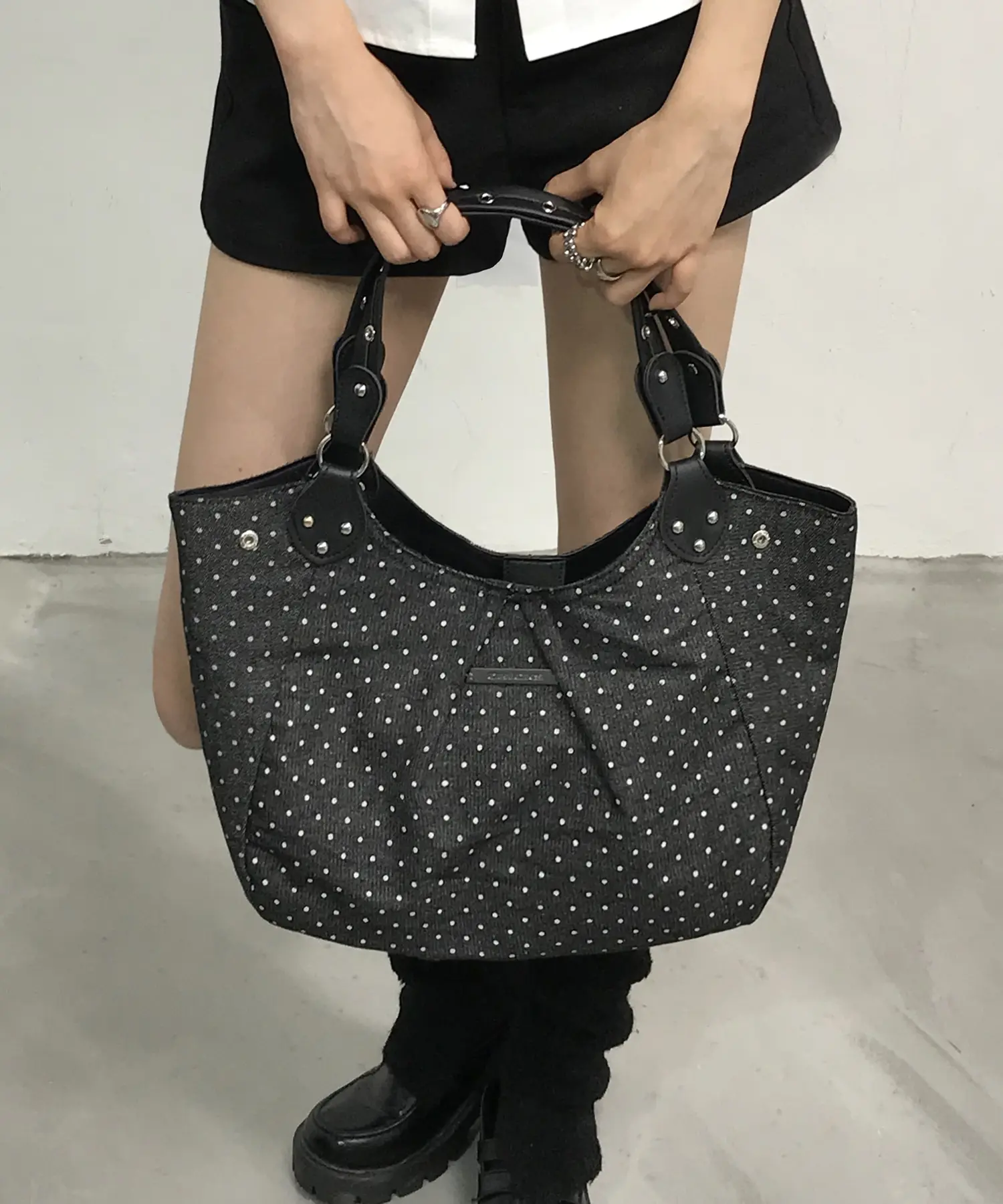 セール】ウィメンズネットウィービングショルダーバッグ[ダーク 