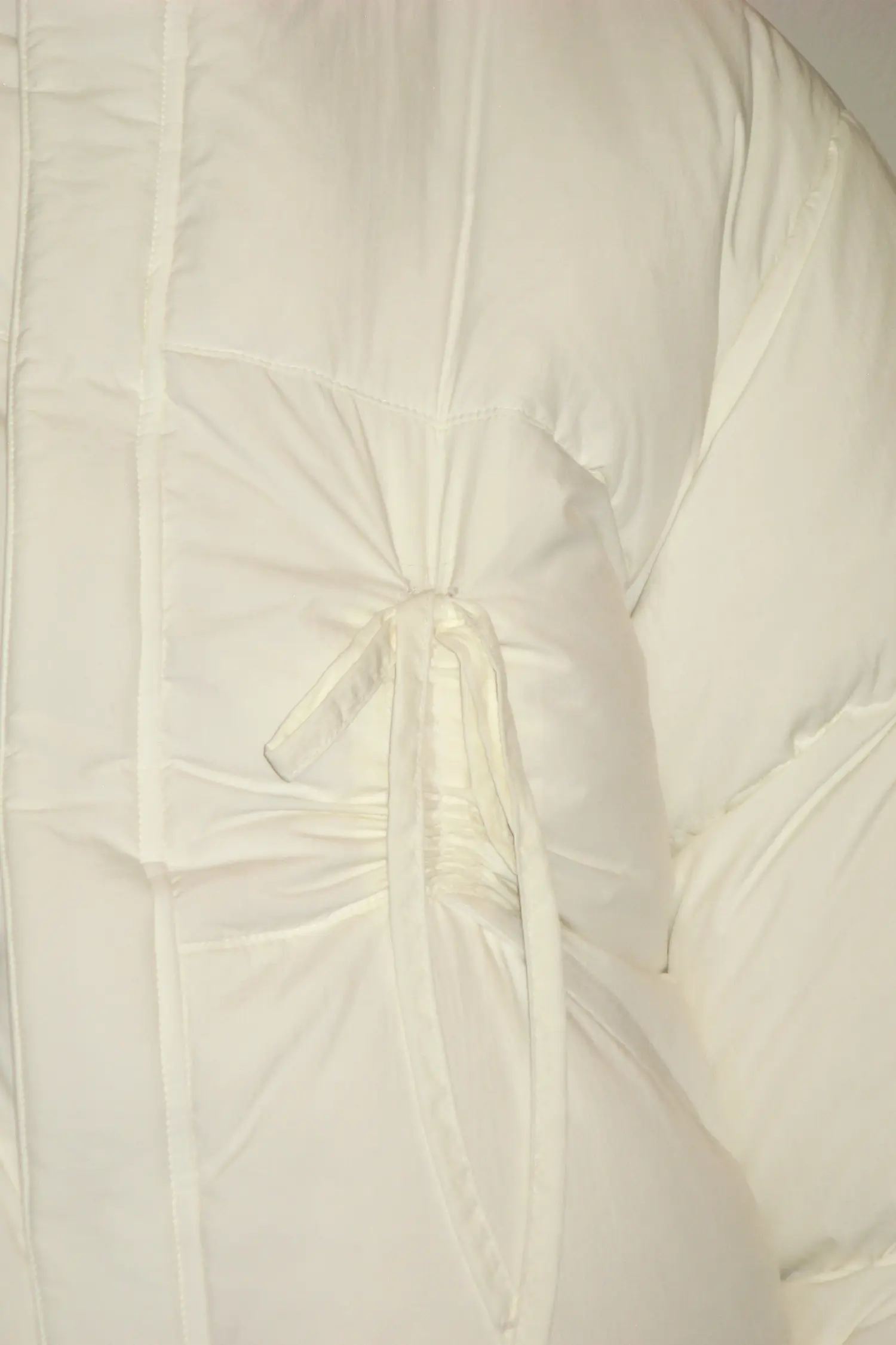 MUSINSA | SINOON RIBBON DETAIL PUFFER JACKET (IVORY)